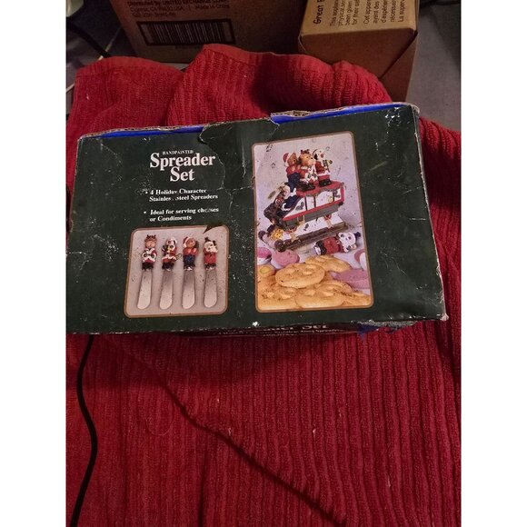 Handpainted Holiday Seasons Spreader Set 4 Holiday Character Stainless Steel Spr - Picture 6 of 6